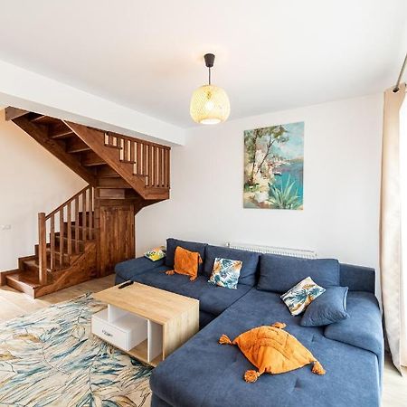 Citadel Apartament'S ริชนอฟ ภายนอก รูปภาพ