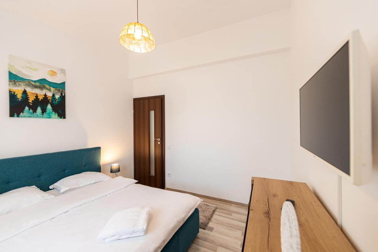 Citadel Apartament'S ริชนอฟ ภายนอก รูปภาพ