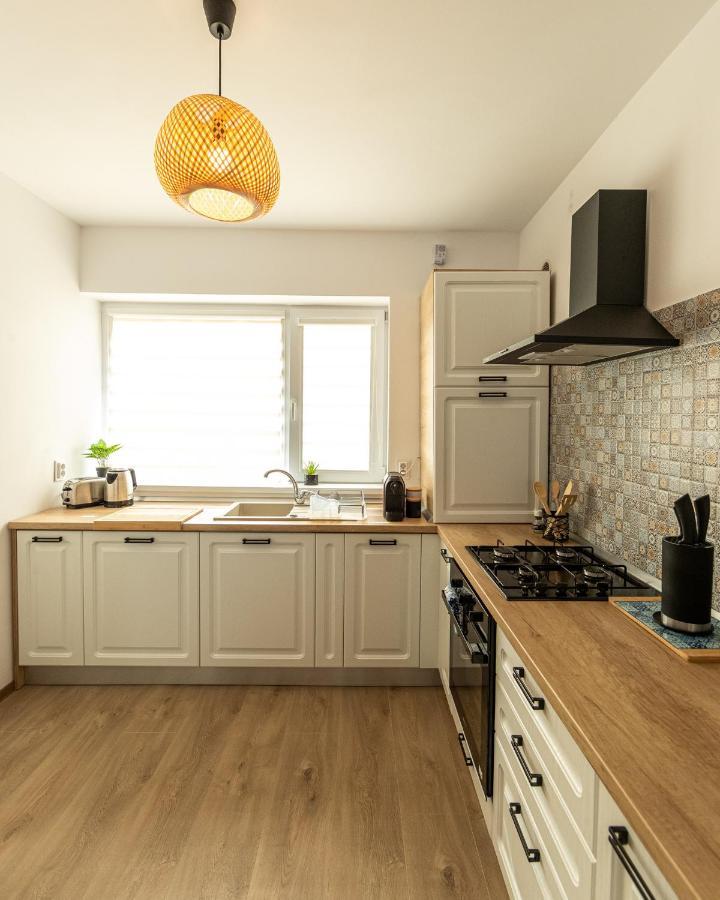 Citadel Apartament'S ริชนอฟ ภายนอก รูปภาพ