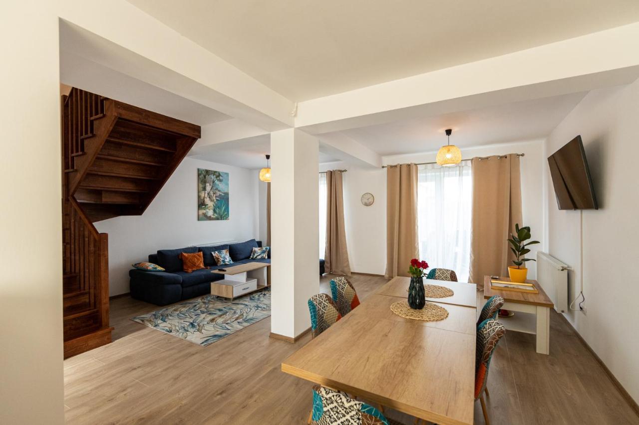 Citadel Apartament'S ริชนอฟ ภายนอก รูปภาพ