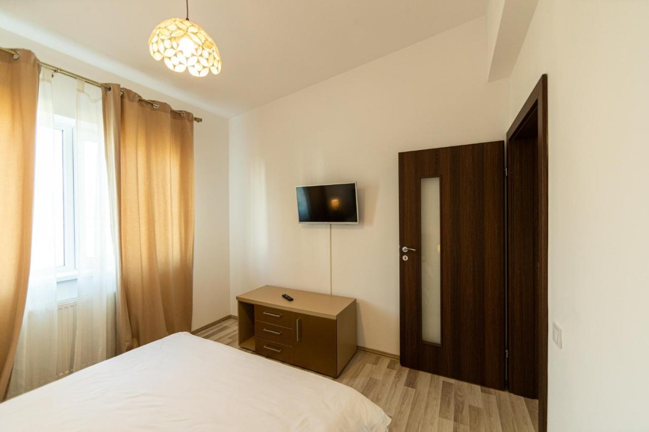 Citadel Apartament'S ริชนอฟ ภายนอก รูปภาพ