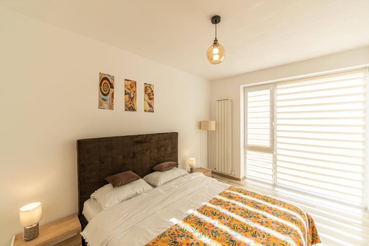 Citadel Apartament'S ริชนอฟ ภายนอก รูปภาพ
