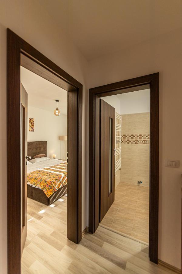Citadel Apartament'S ริชนอฟ ภายนอก รูปภาพ